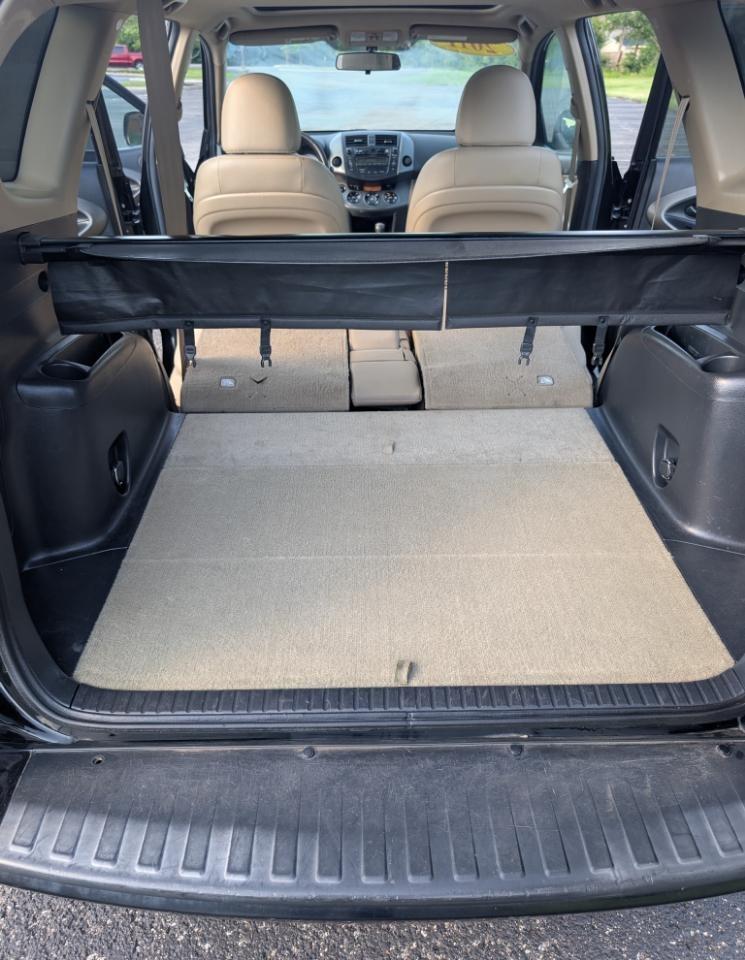 Toyota RAV4 Limited V6 2WD 2011