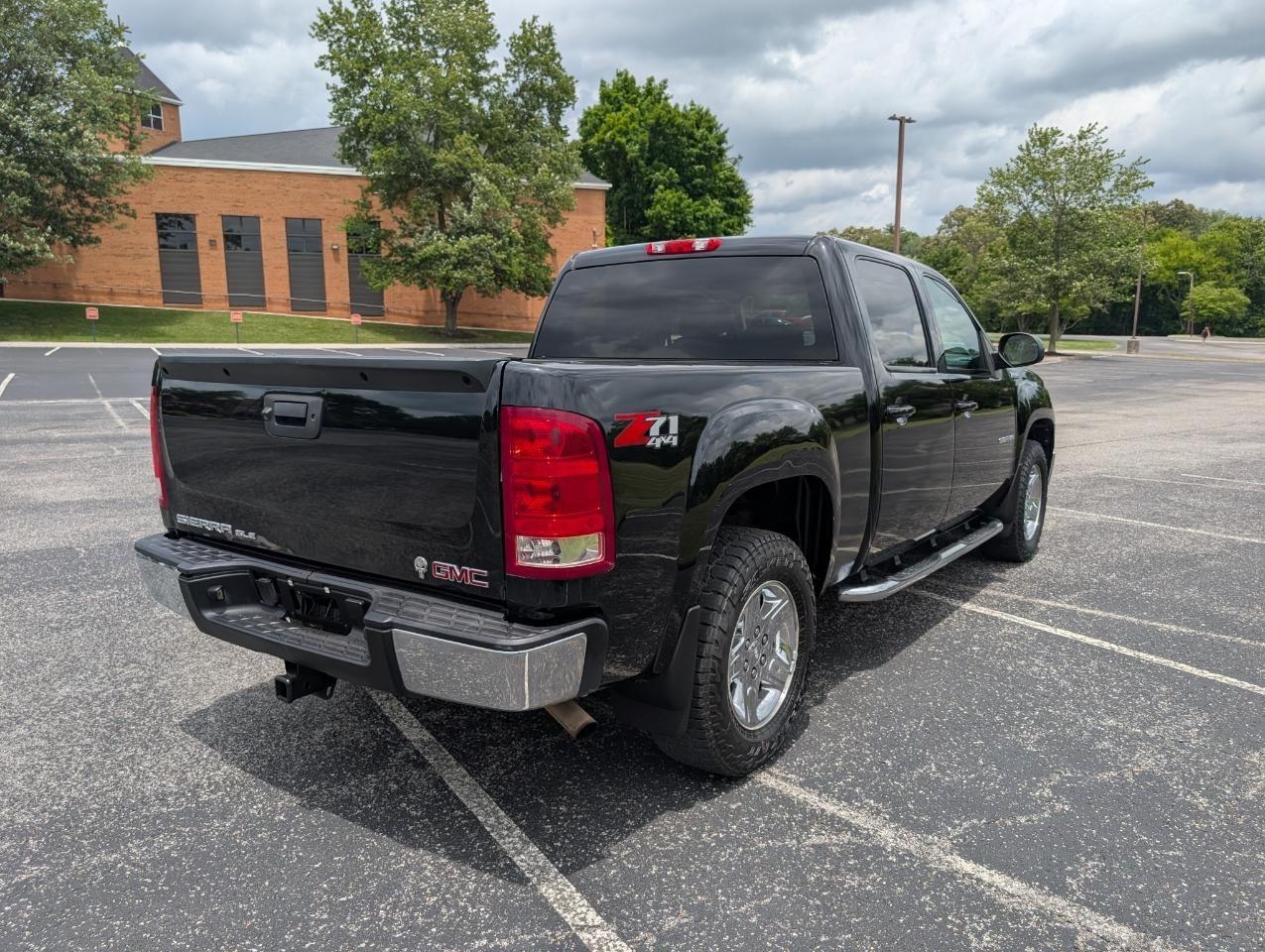 GMC Sierra 1500 SLE Crew Cab 4WD 2013