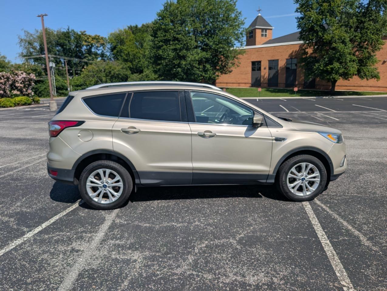 Ford Escape Titanium 4WD 2018