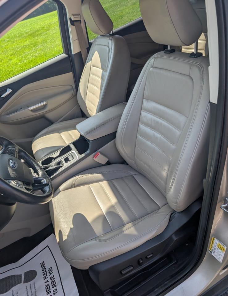 Ford Escape Titanium 4WD 2018
