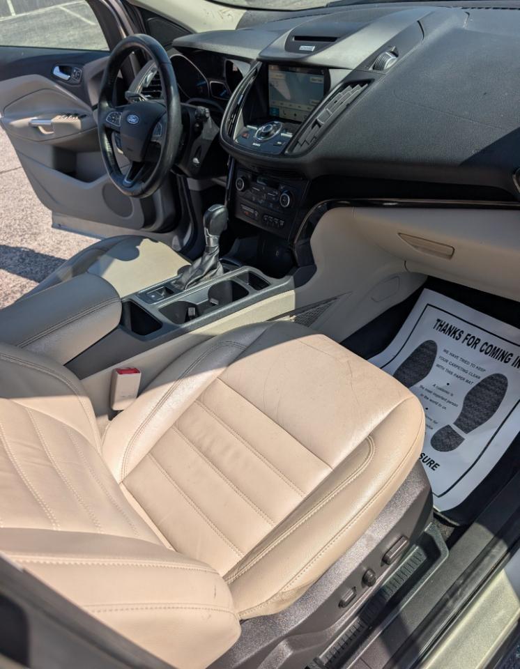 Ford Escape Titanium 4WD 2018