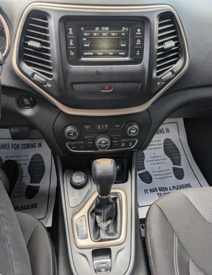 Jeep Cherokee Latitude 4WD 2015