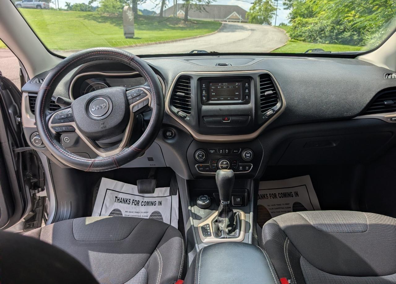 Jeep Cherokee Latitude 4WD 2015