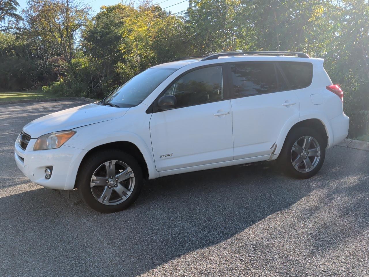 Toyota RAV4 Sport I4 2WD 2010