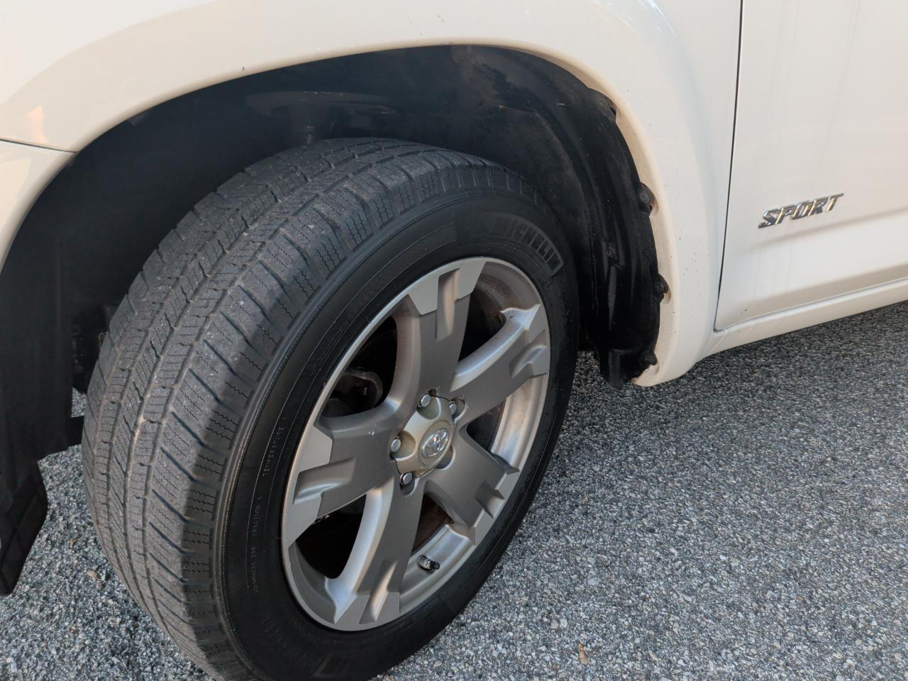 Toyota RAV4 Sport I4 2WD 2010
