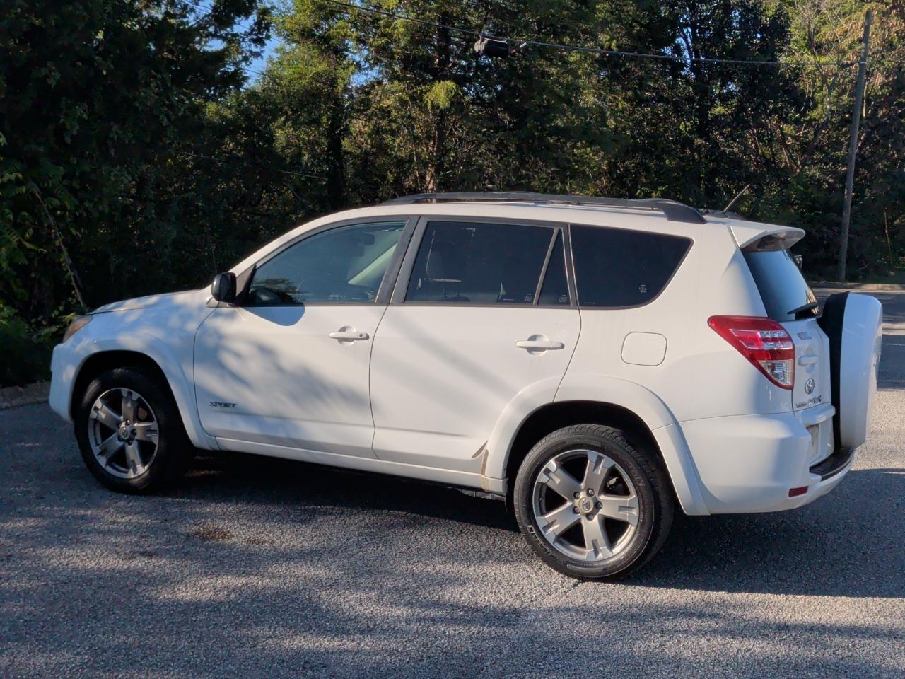 Toyota RAV4 Sport I4 2WD 2010