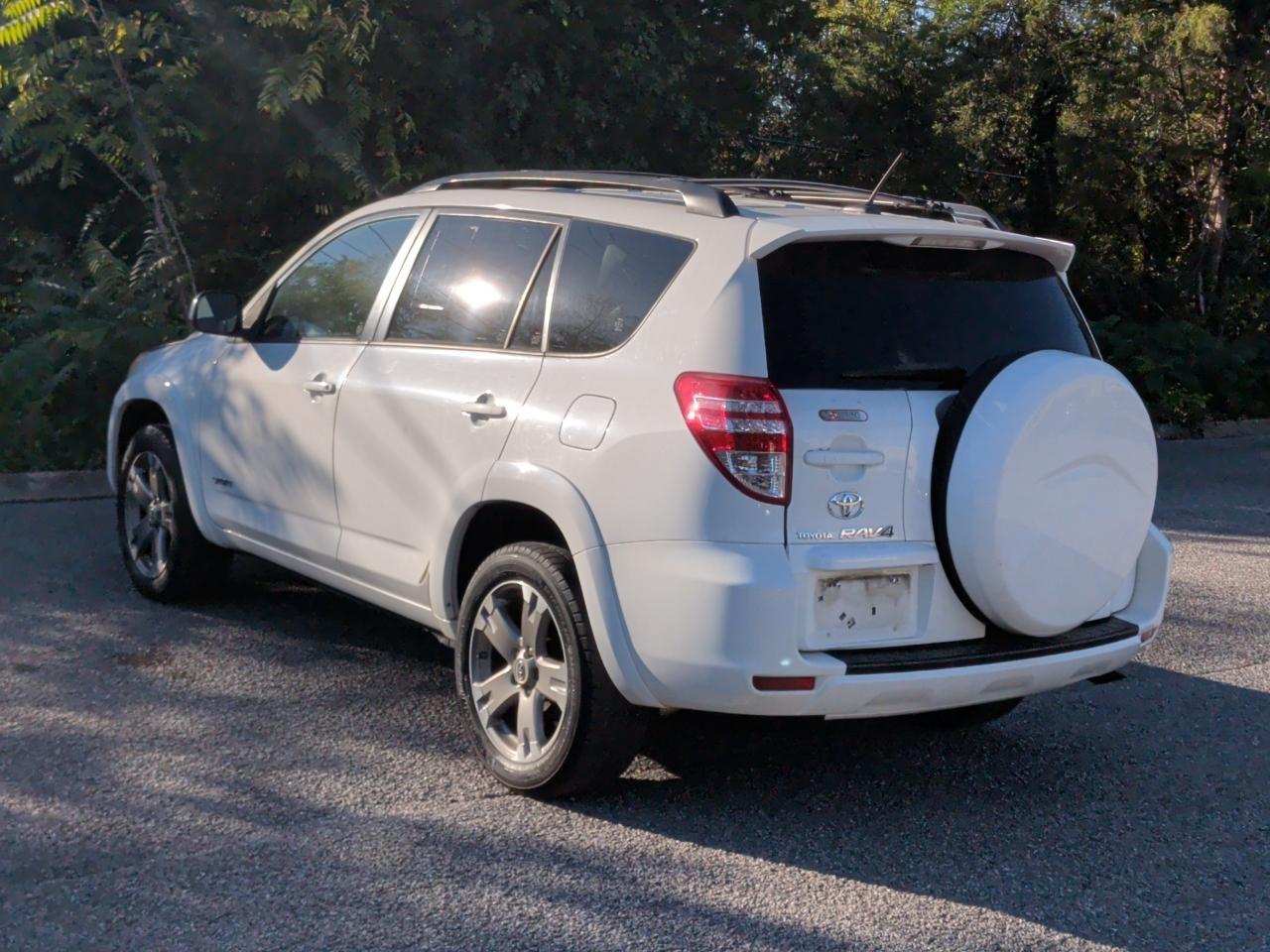Toyota RAV4 Sport I4 2WD 2010