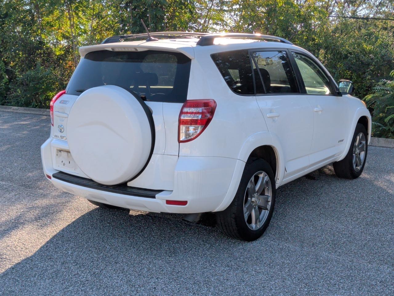 Toyota RAV4 Sport I4 2WD 2010
