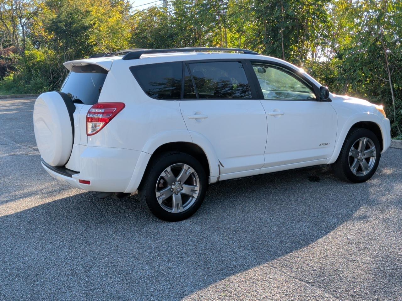 Toyota RAV4 Sport I4 2WD 2010
