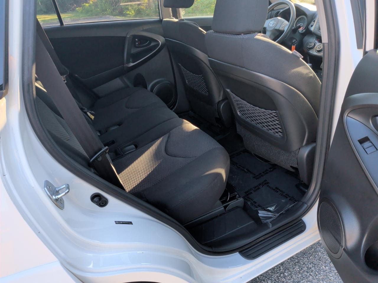 Toyota RAV4 Sport I4 2WD 2010