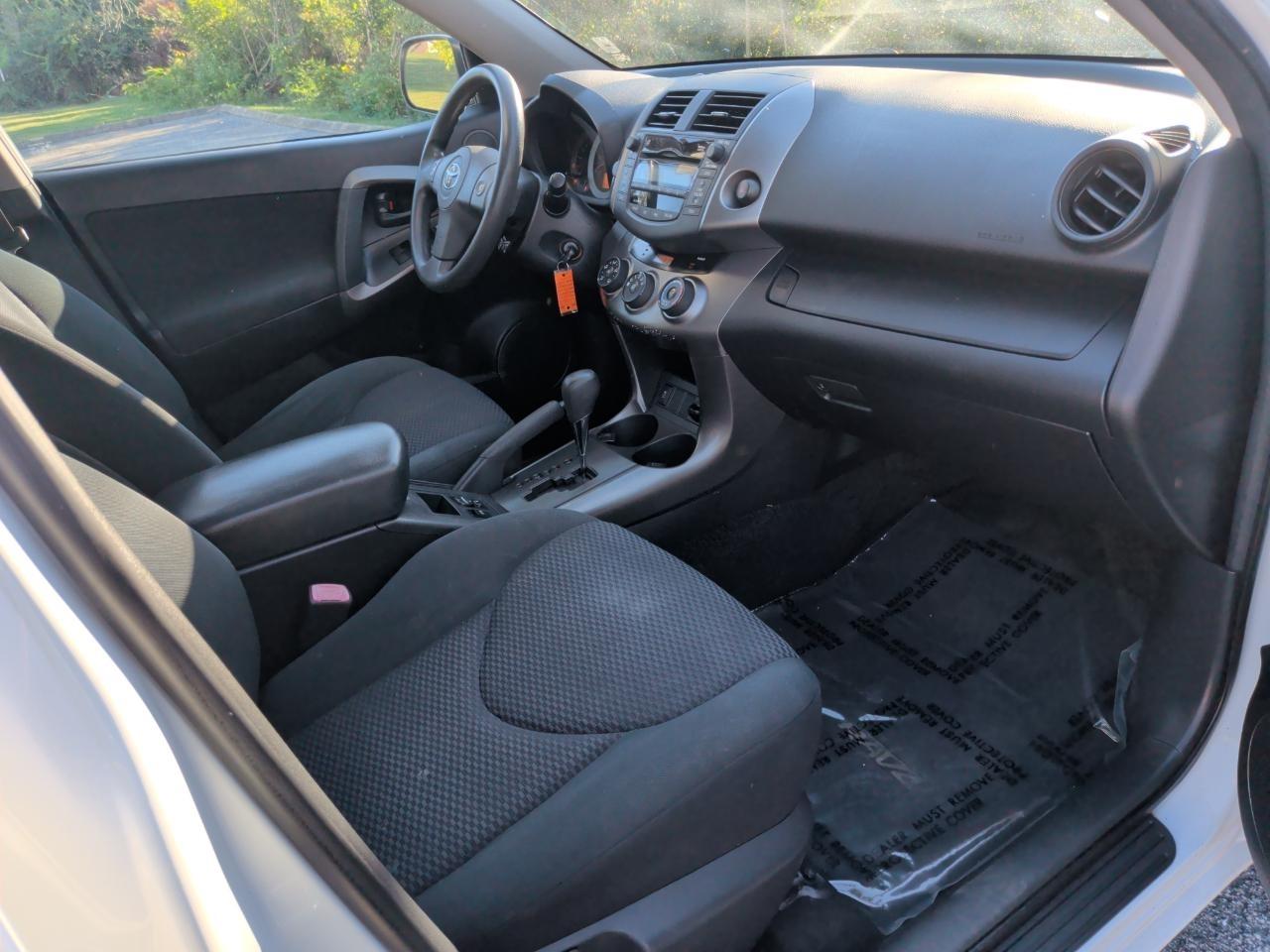 Toyota RAV4 Sport I4 2WD 2010