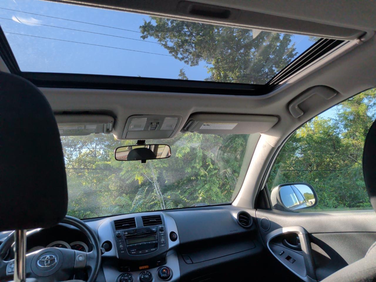 Toyota RAV4 Sport I4 2WD 2010