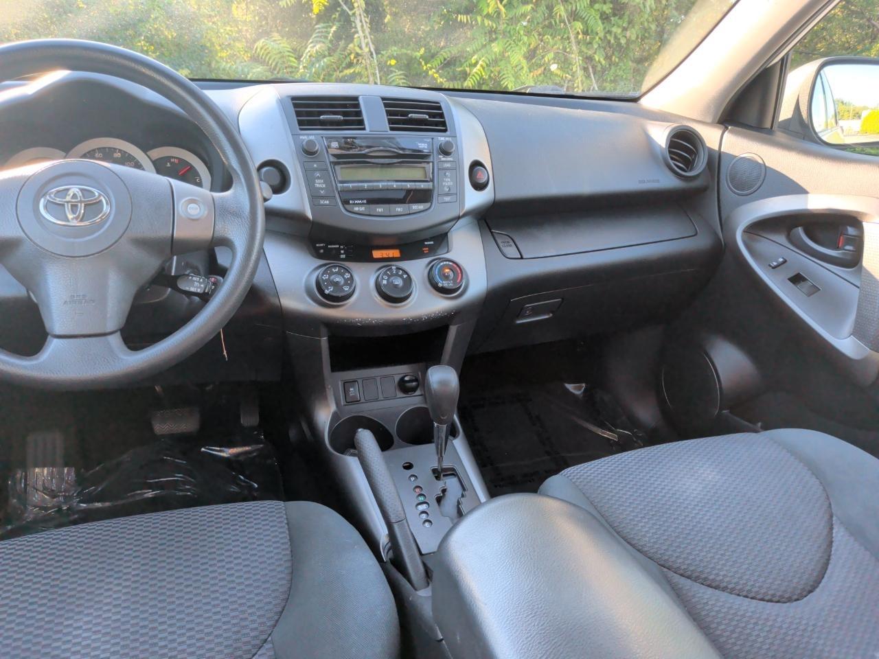 Toyota RAV4 Sport I4 2WD 2010