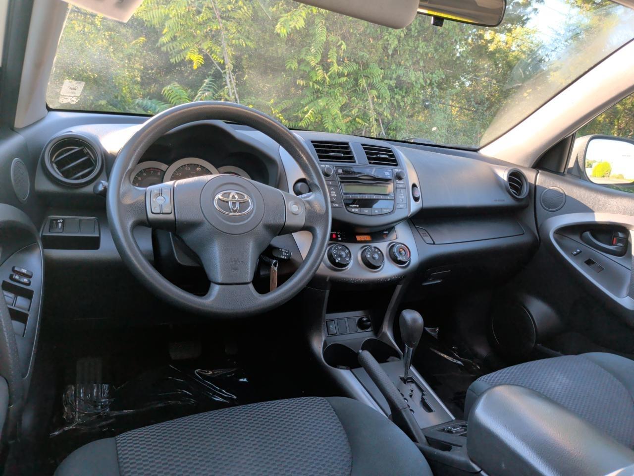 Toyota RAV4 Sport I4 2WD 2010