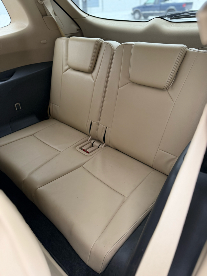 Subaru Tribeca Limited w/ Navi & DVD 2011