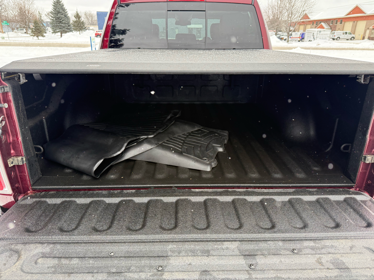 RAM 1500 Laramie Crew Cab SWB 4WD 2016