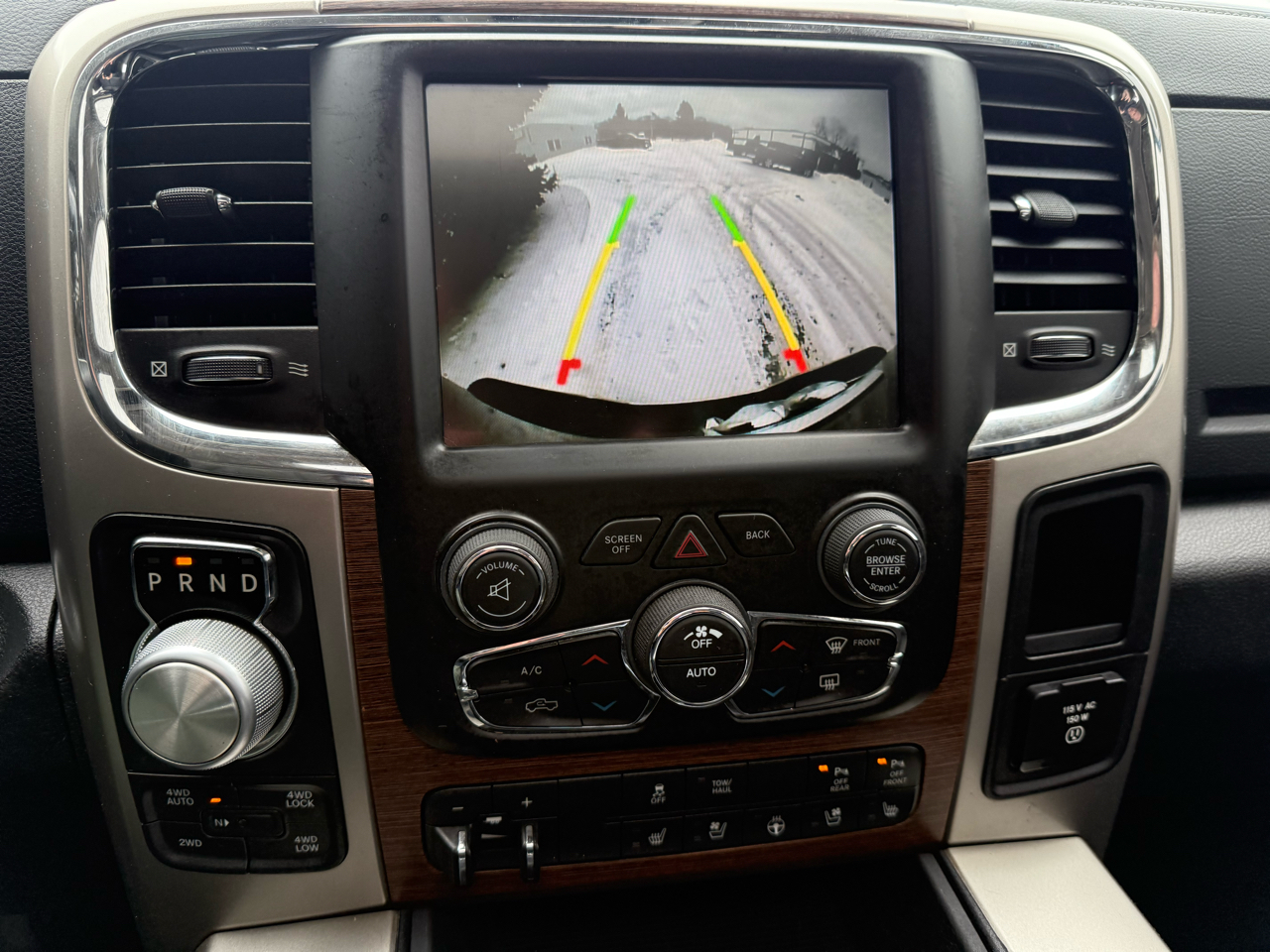 RAM 1500 Laramie Crew Cab SWB 4WD 2016