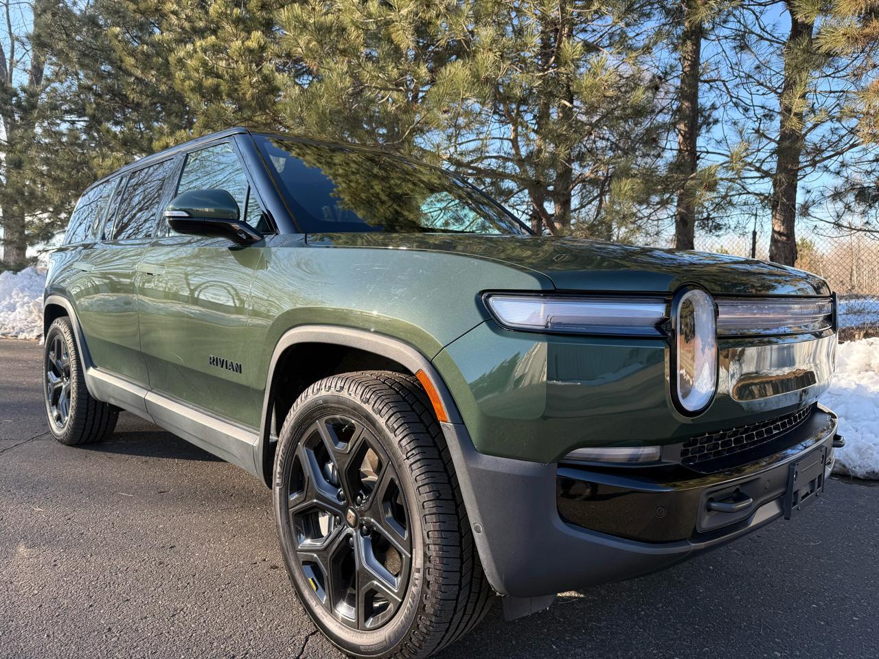 2025 Rivian R1S Adventure Performance Dual-Motor Max Pack