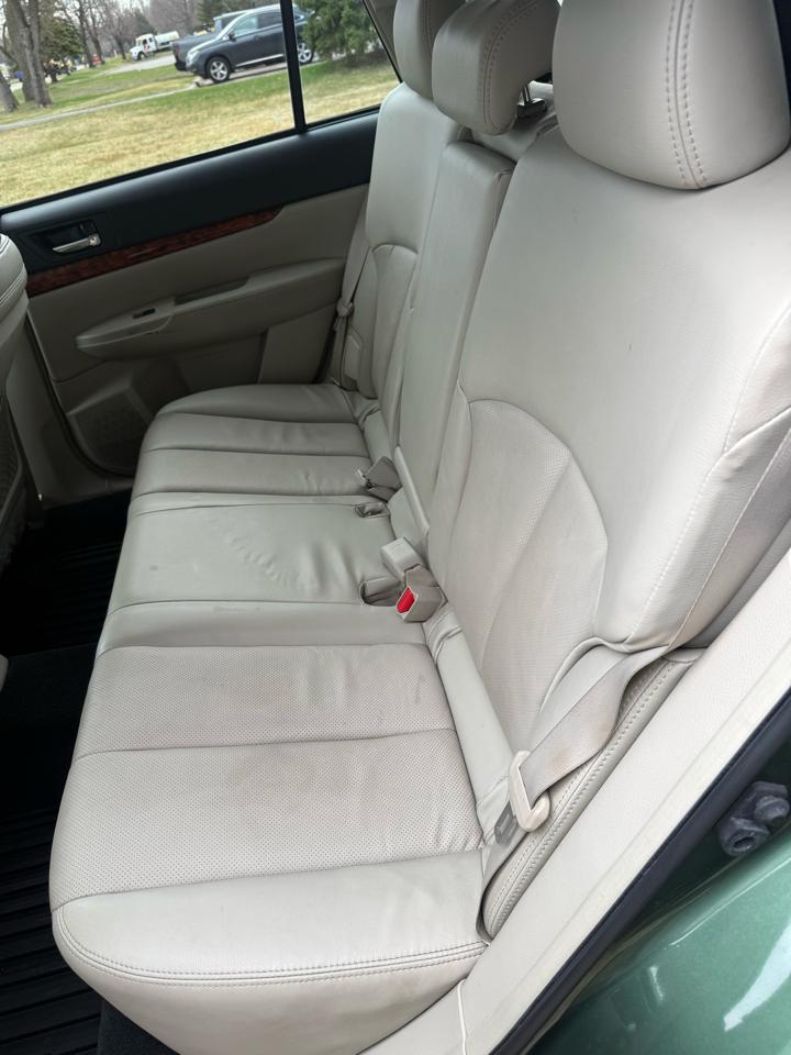 Subaru Outback 3.6R Limited 2010