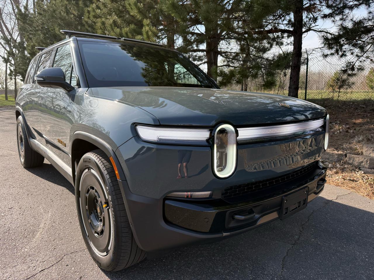 Rivian R1S Ascend Tri Max 2025