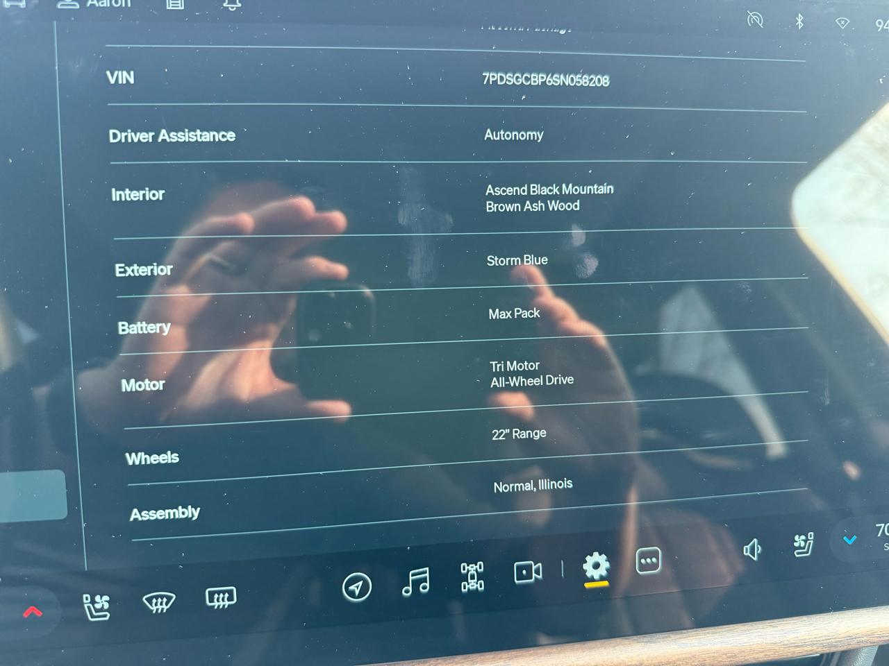 Rivian R1S Ascend Tri Max 2025