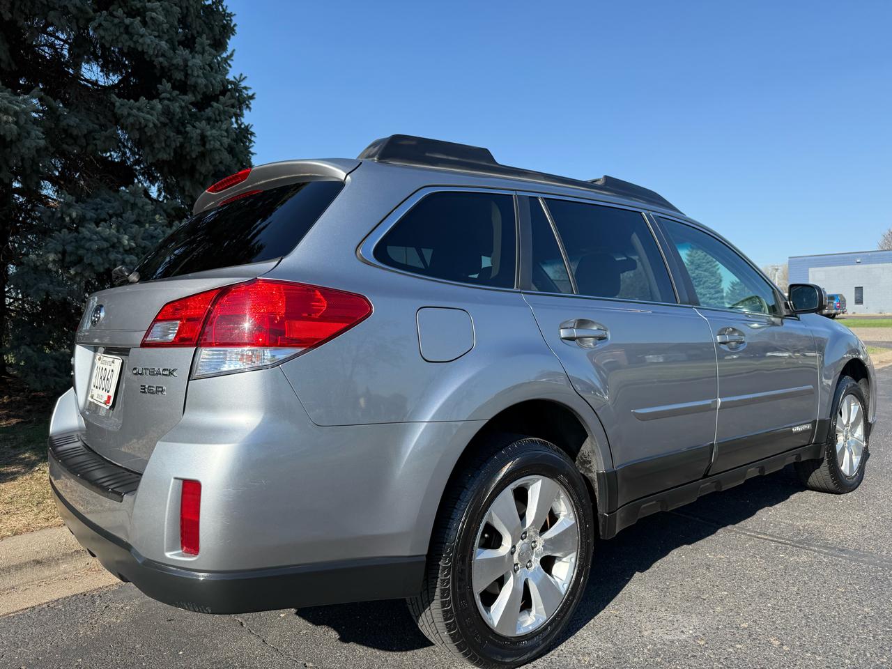 Subaru Outback 3.6R Limited 2011