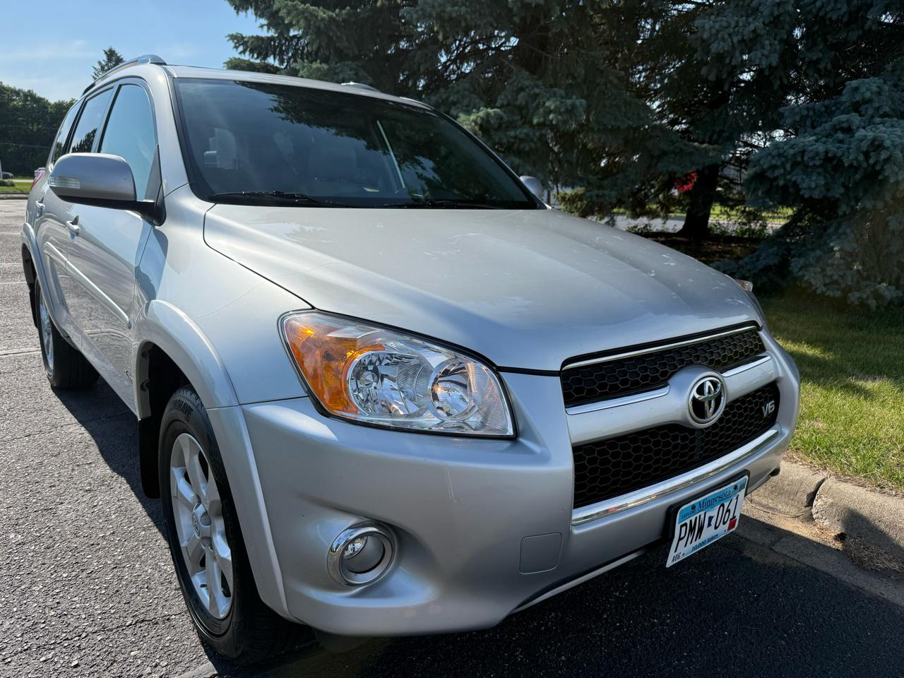 Toyota RAV4 Limited V6 4WD 2010