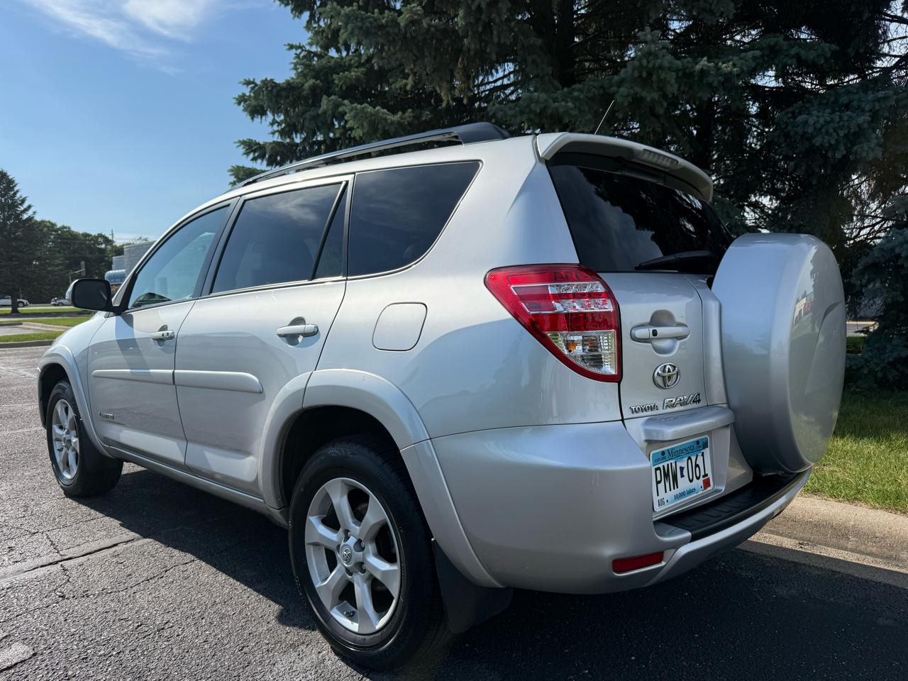 Toyota RAV4 Limited V6 4WD 2010