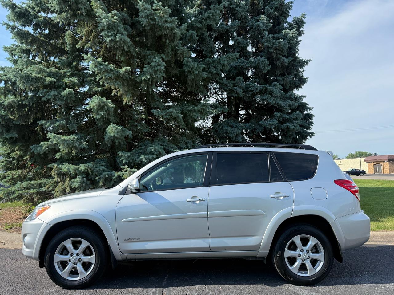 Toyota RAV4 Limited V6 4WD 2010