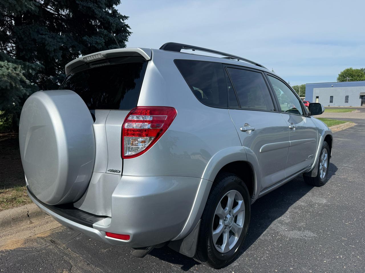Toyota RAV4 Limited V6 4WD 2010