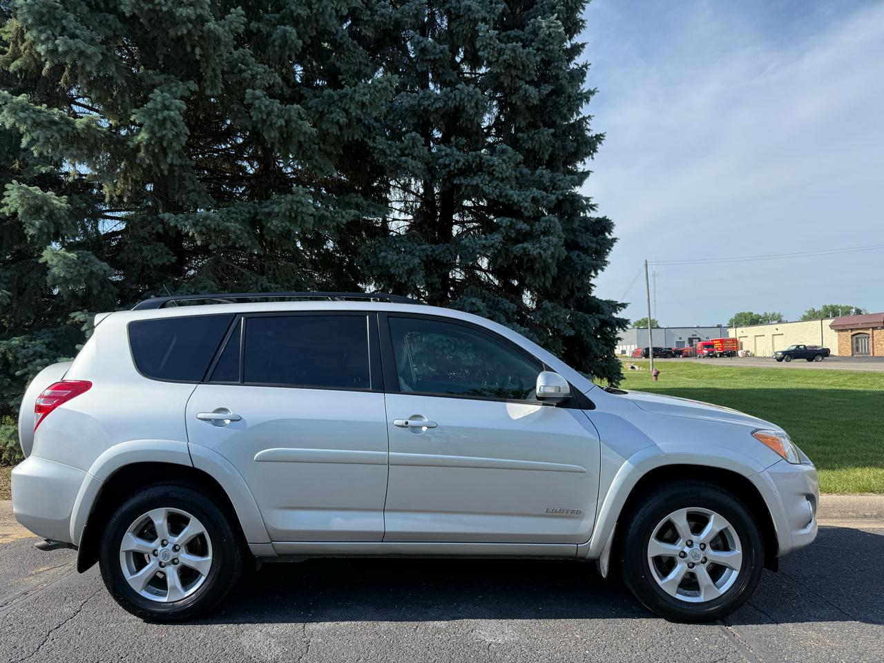 Toyota RAV4 Limited V6 4WD 2010