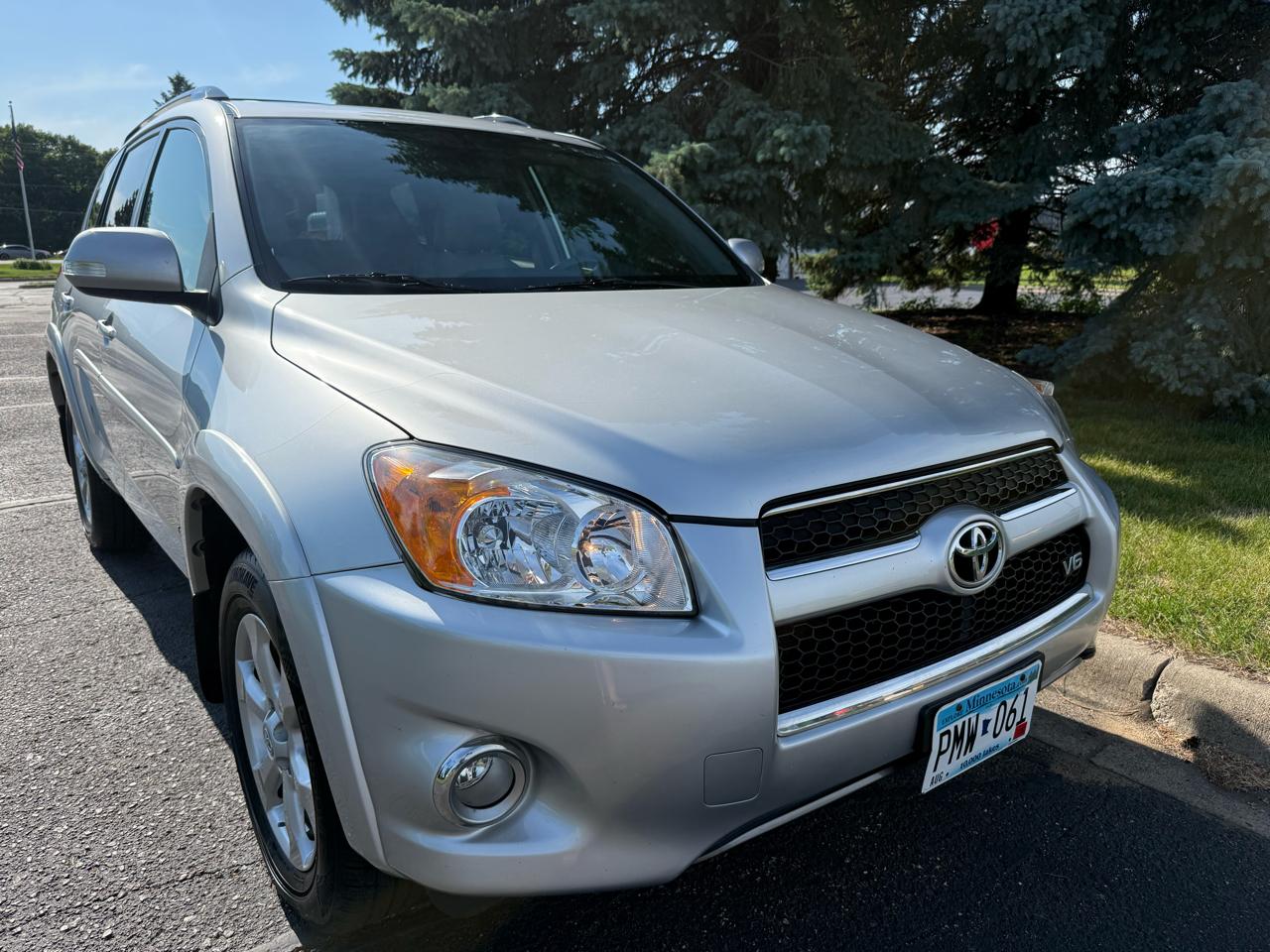 Toyota RAV4 Limited V6 4WD 2010