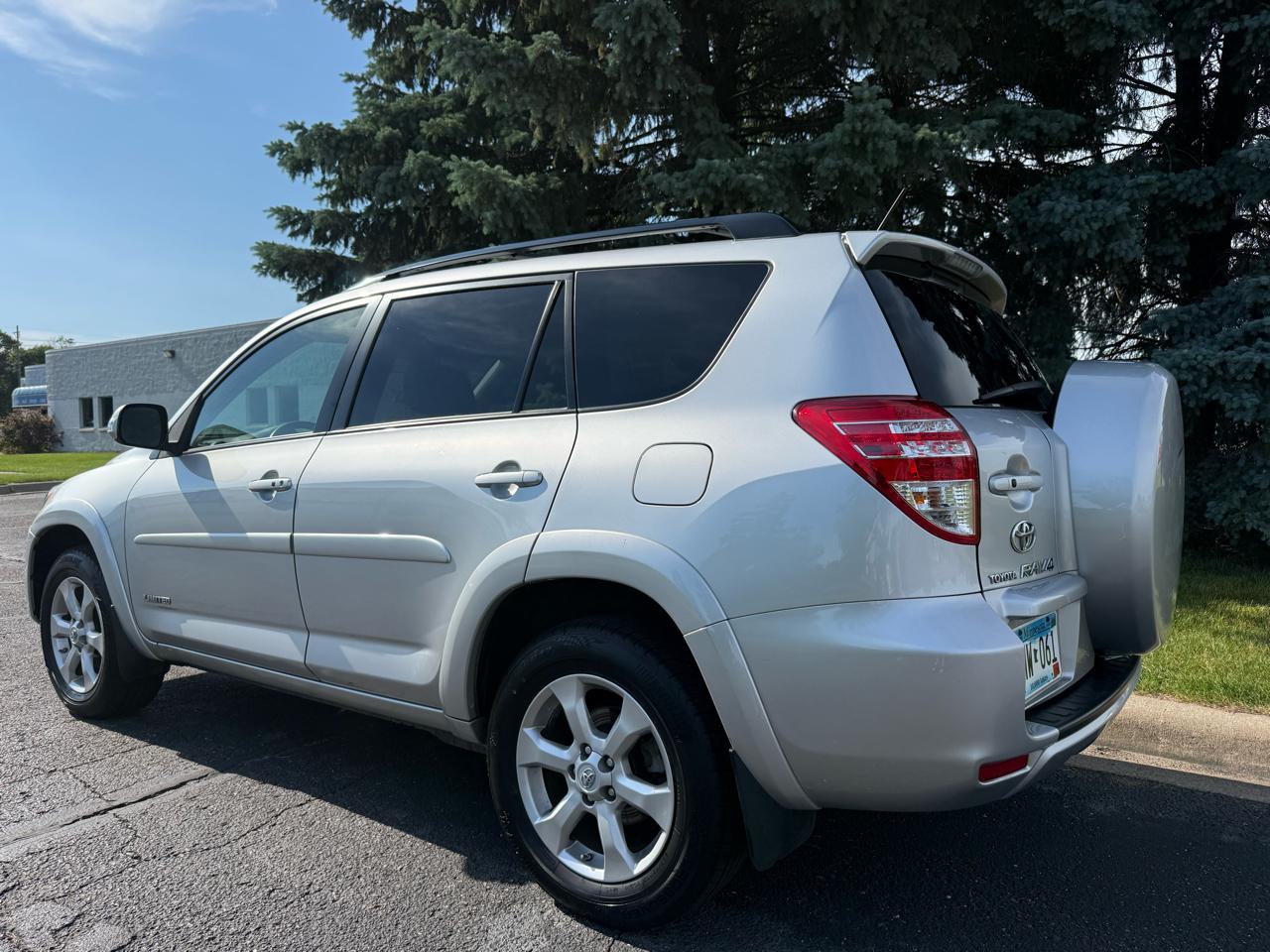 Toyota RAV4 Limited V6 4WD 2010