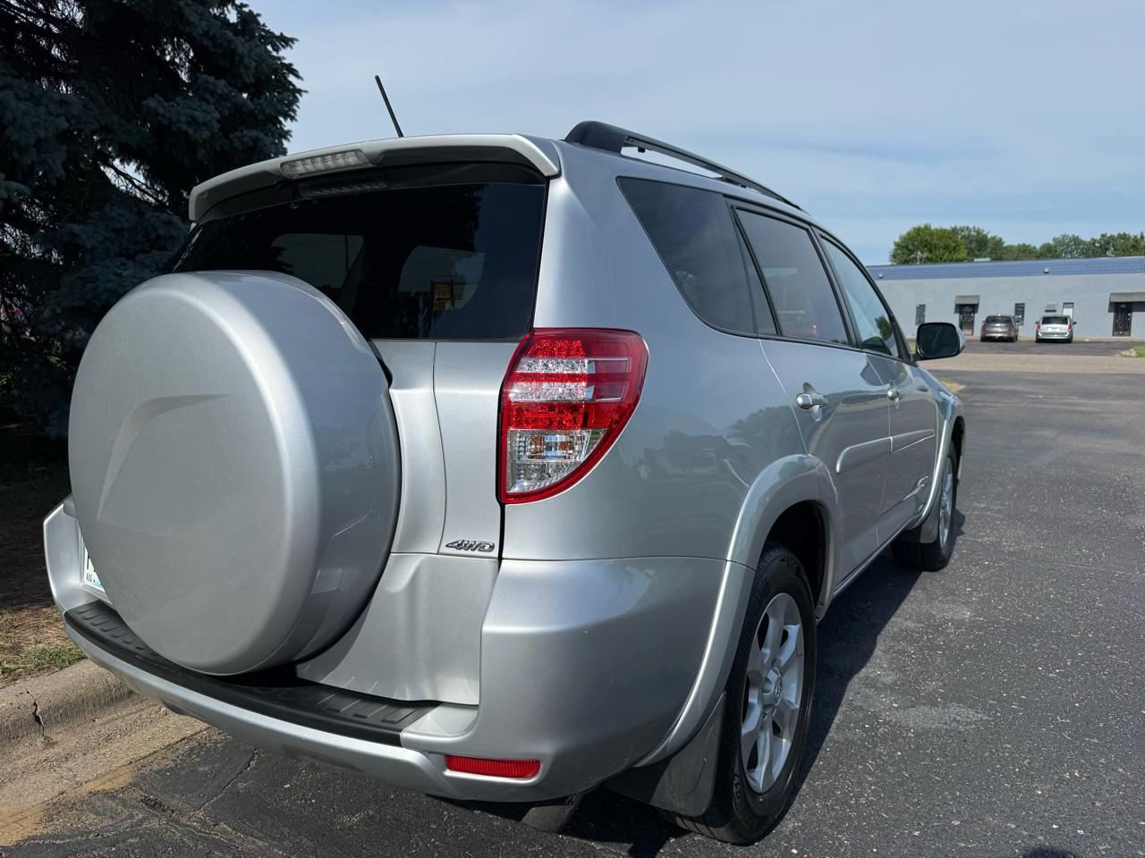 Toyota RAV4 Limited V6 4WD 2010