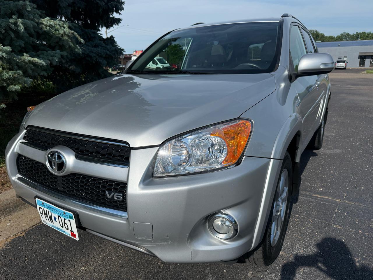 Toyota RAV4 Limited V6 4WD 2010