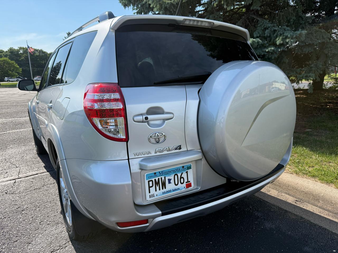 Toyota RAV4 Limited V6 4WD 2010