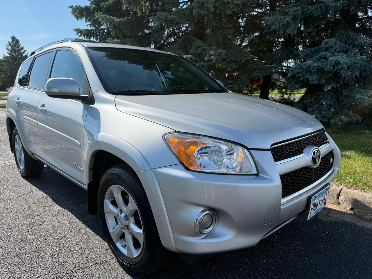 Toyota RAV4 Limited V6 4WD 2010