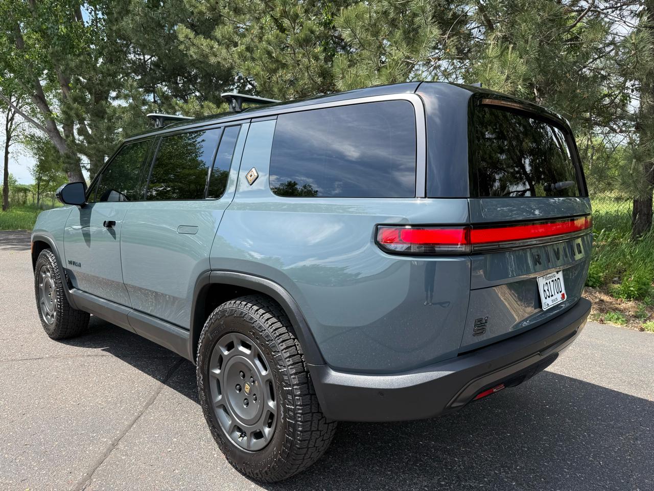Rivian R1S Launch Edition 2026