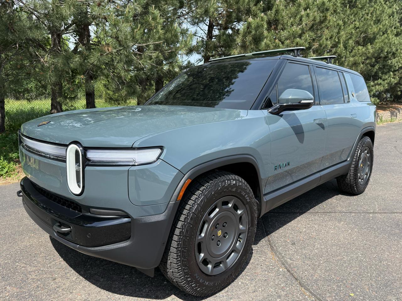Rivian R1S Launch Edition 2026