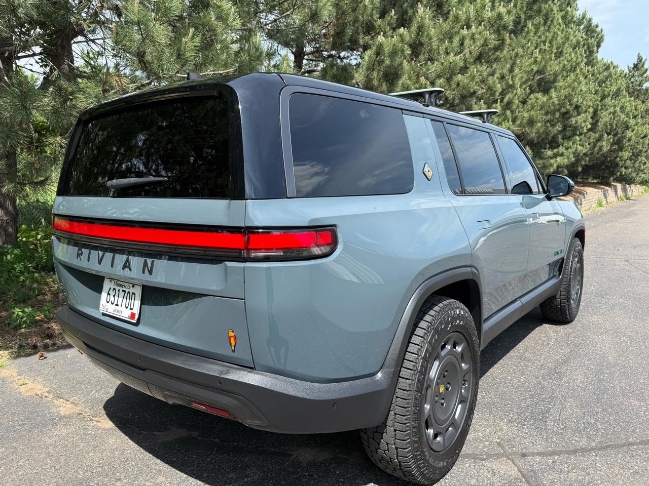 Rivian R1S Launch Edition 2026