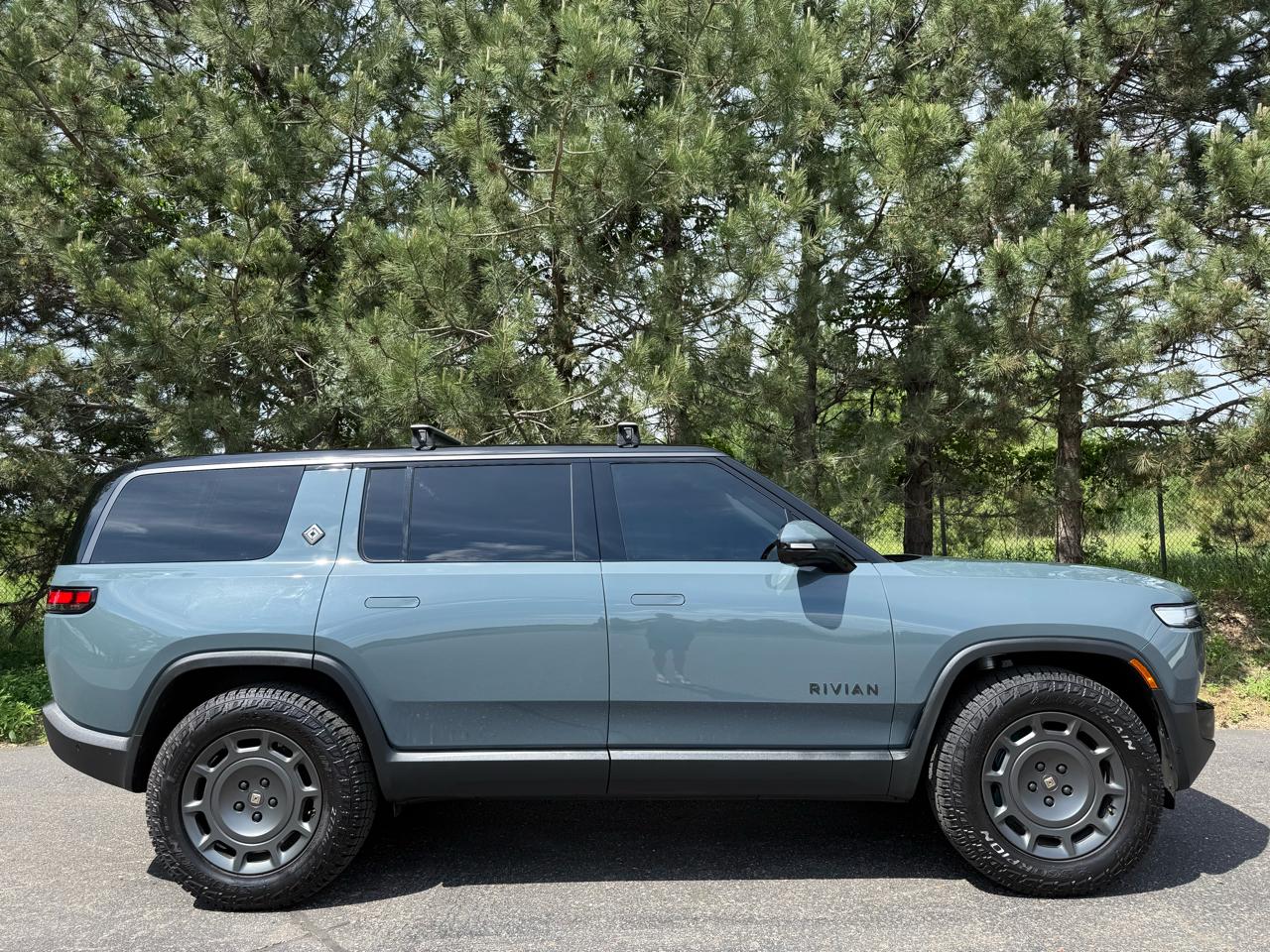 Rivian R1S Launch Edition 2026