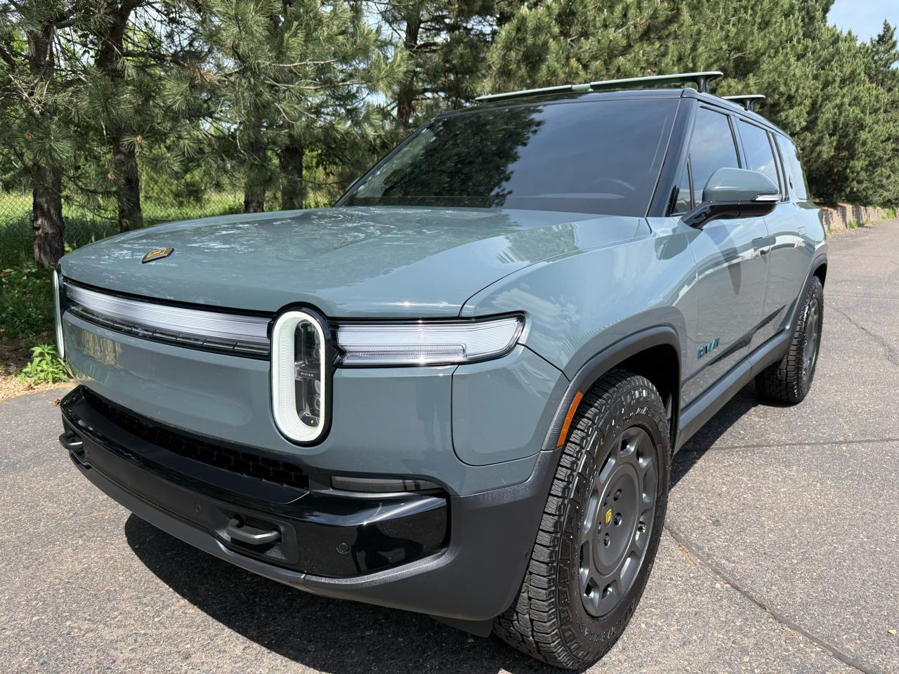 Rivian R1S Launch Edition 2026