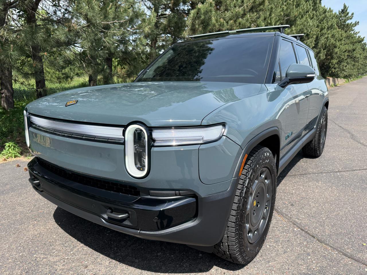 Rivian R1S Launch Edition 2026