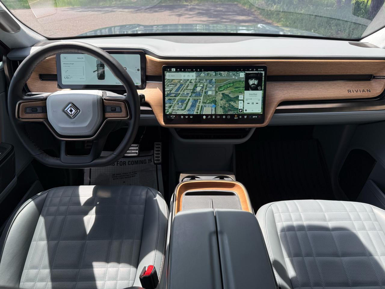 Rivian R1S Launch Edition 2026