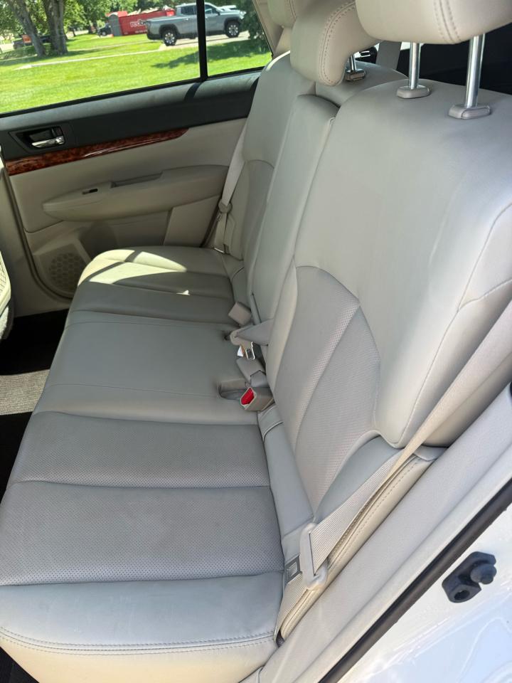 Subaru Outback 3.6R Limited 2011