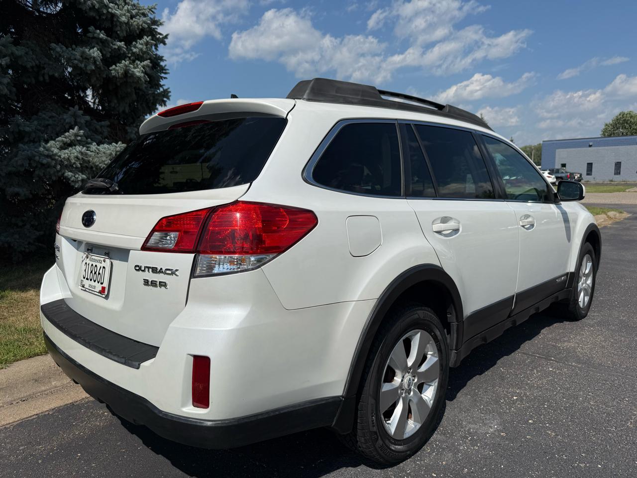 Subaru Outback 3.6R Limited 2011