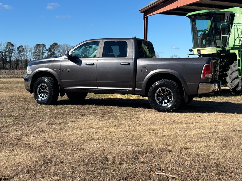 RAM 1500 Laramie Crew Cab SWB 4WD 2018