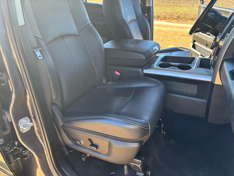 RAM 1500 Laramie Crew Cab SWB 4WD 2018