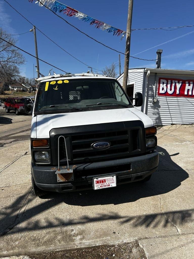 Ford Econoline E-250 2009