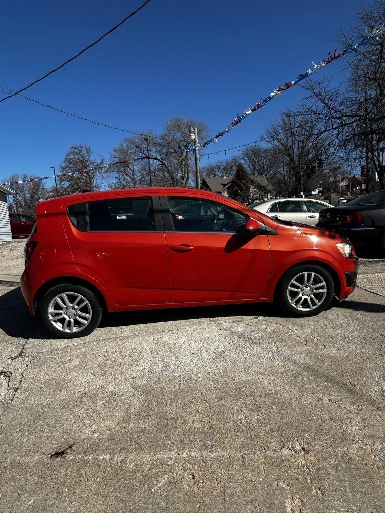 Chevrolet Sonic 2LT 5-Door 2012